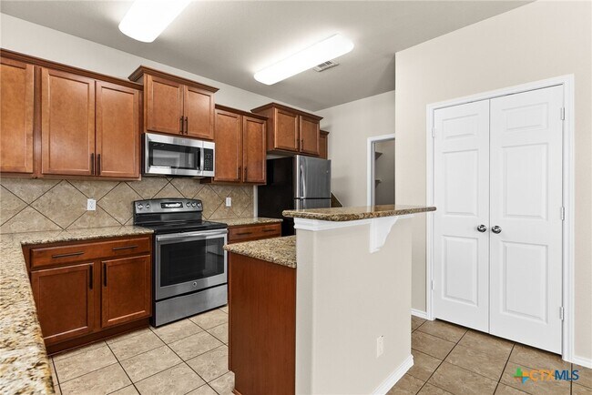 Building Photo - 6305 Creek Land Rd