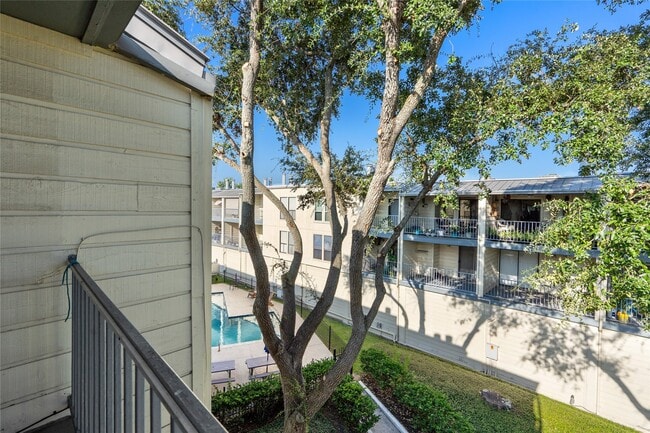 Building Photo - 4001 E NASA Pkwy