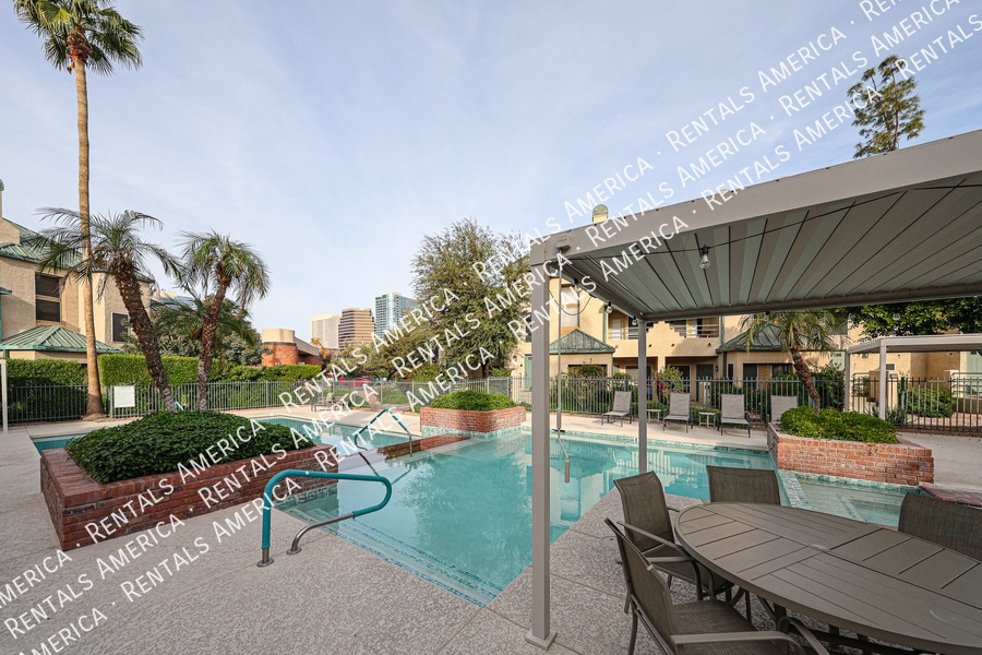 Building Photo - 101 N 7th St