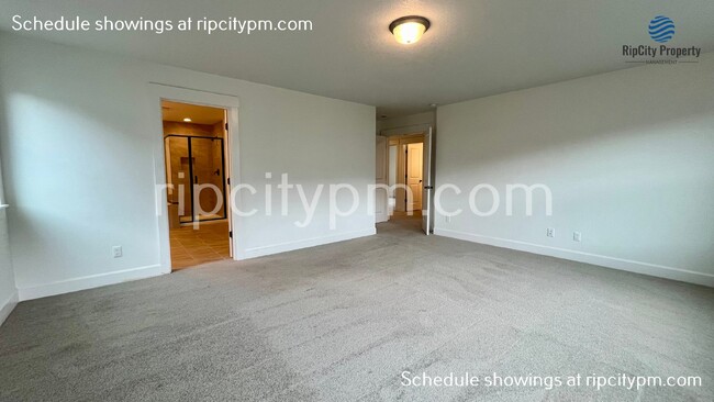 Building Photo - 3928 SE 77th Ave