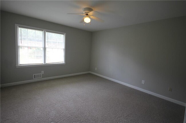 Building Photo - 1110 3rd St