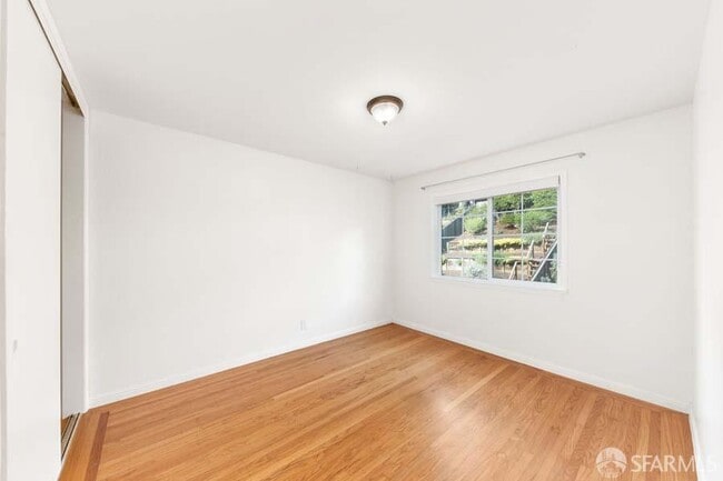 Building Photo - 346 Mangels Ave