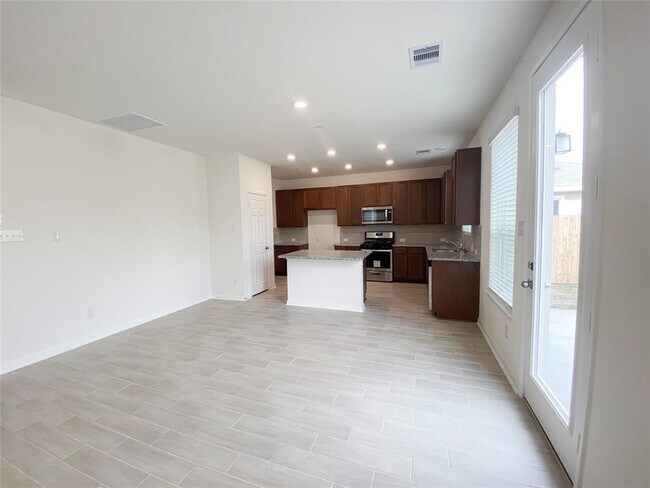 Building Photo - 6634 Elks Trace