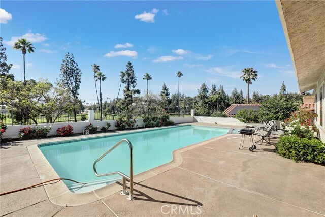 Building Photo - 5625 Vía Junipero Serra