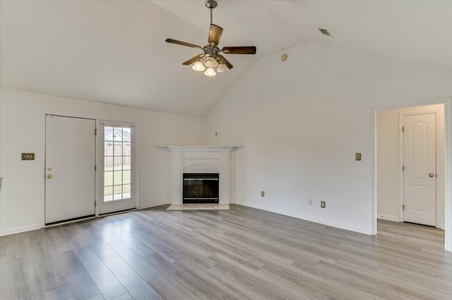 Building Photo - 1828 Heathers Way