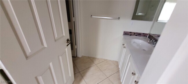 Building Photo - 8198 Rock Meadows Dr