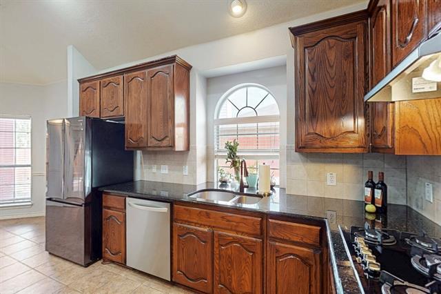 Building Photo - 6925 Cattle Dr