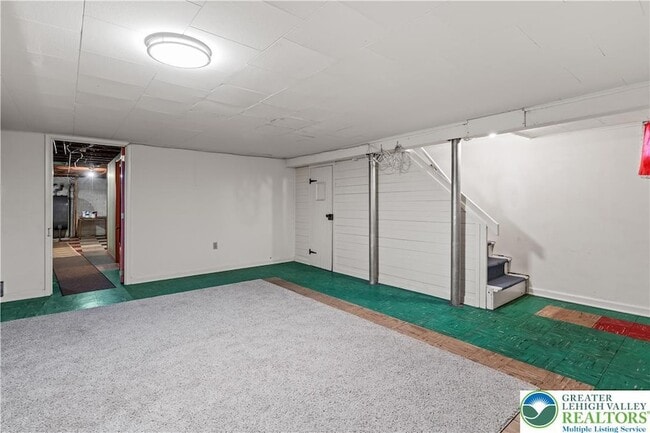 Building Photo - 732 N St Lucas St