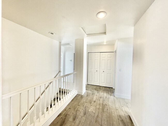Building Photo - 5863 Rose Tiara Dr