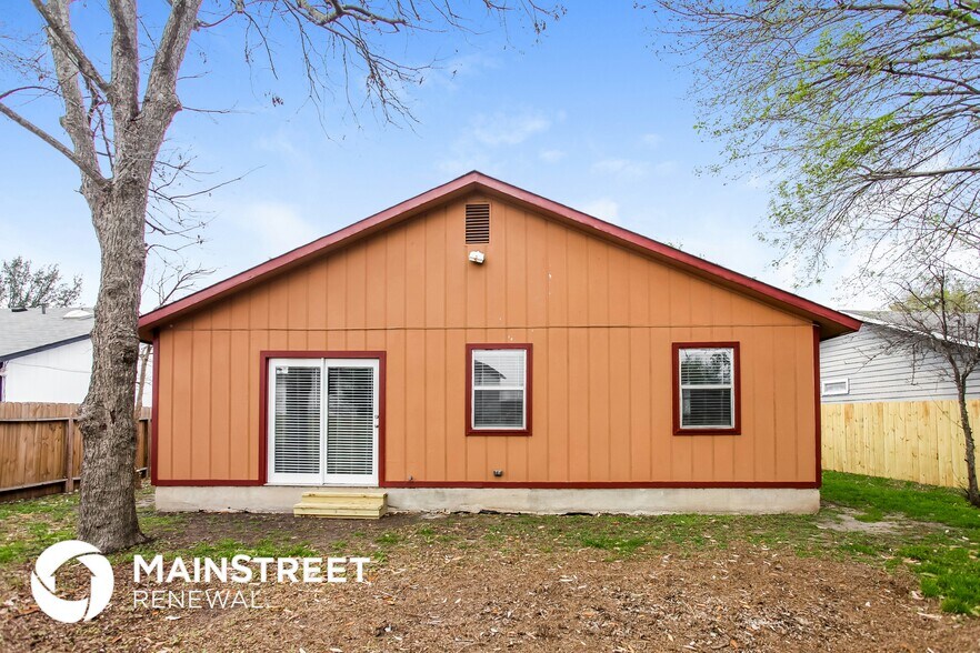 Building Photo - 9054 Chinon