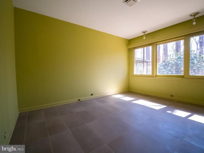 Building Photo - 4313 Woodlark Dr
