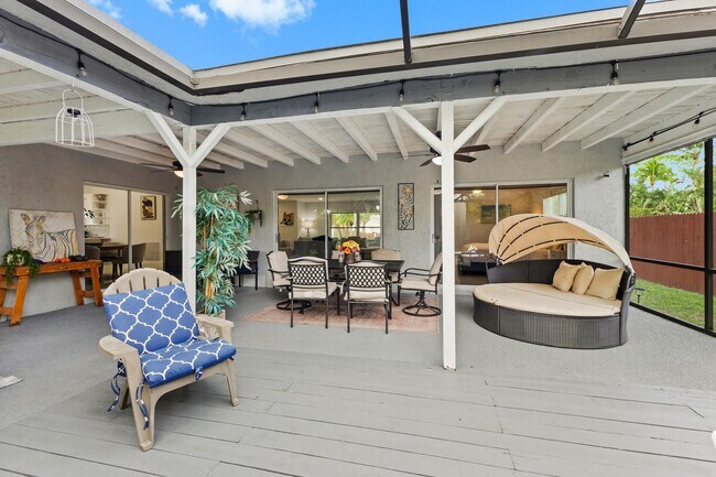 Building Photo - 5136 Beechwood Rd