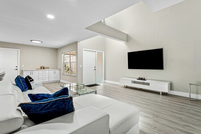 Building Photo - 5292 Buckhead Cir