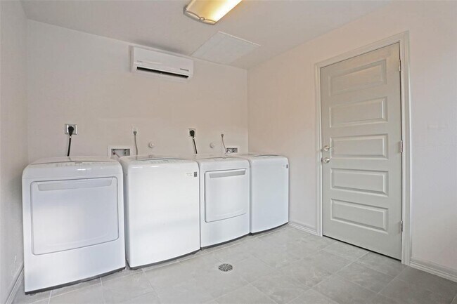 Building Photo - 4737 Aftonshire Dr