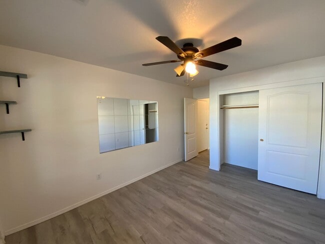 Building Photo - 4 Bedroom Single Story Home Available in C...