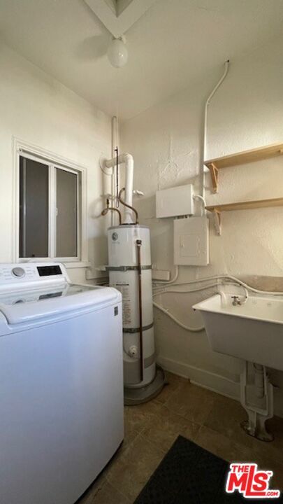 Building Photo - 635 N Plymouth Blvd