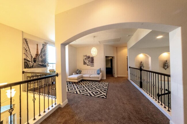 Building Photo - 456 Turning Stone