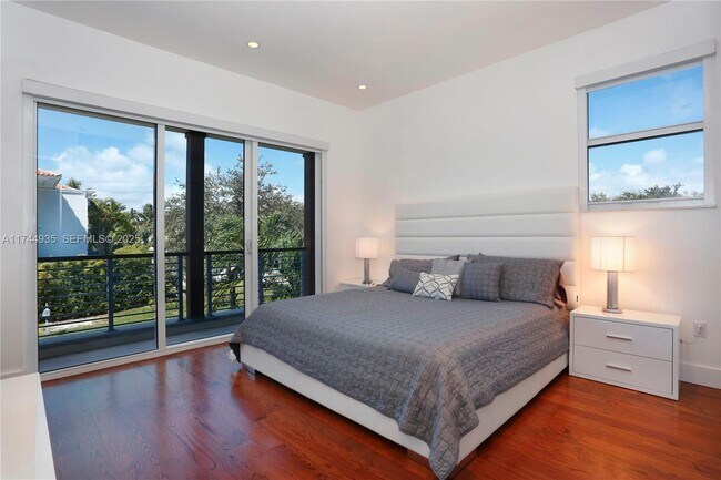 Building Photo - 573 Warren Ln