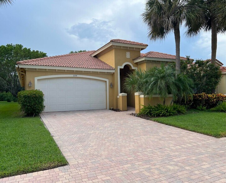 Building Photo - 9774 Isles Cay Dr