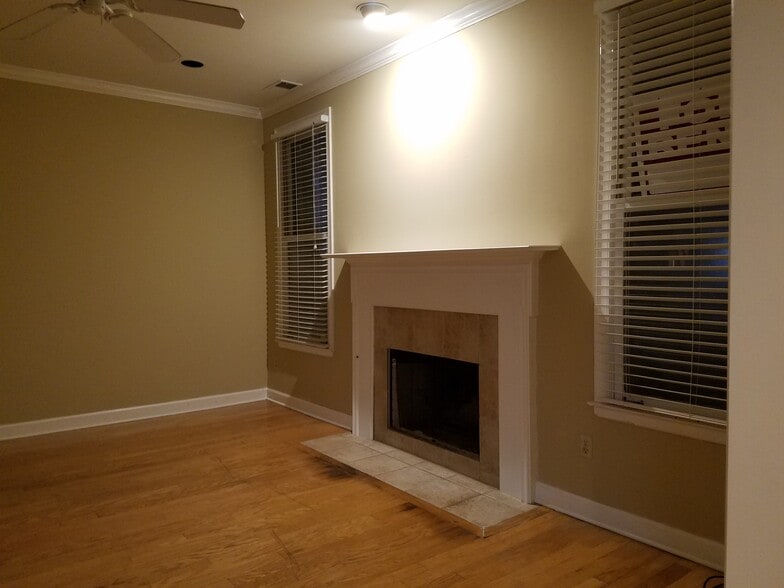 Building Photo - 104 Island Crest Cir