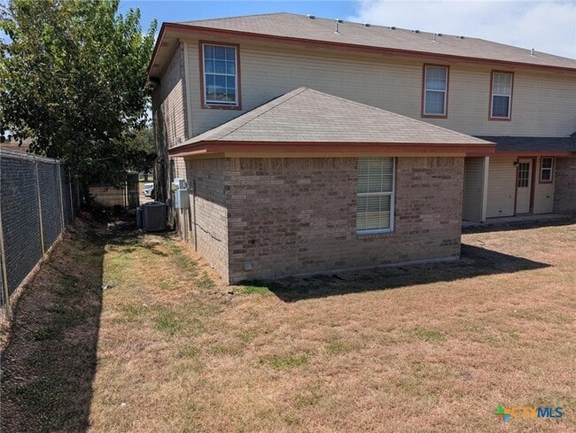 Building Photo - 4302 Jeff Scott Dr
