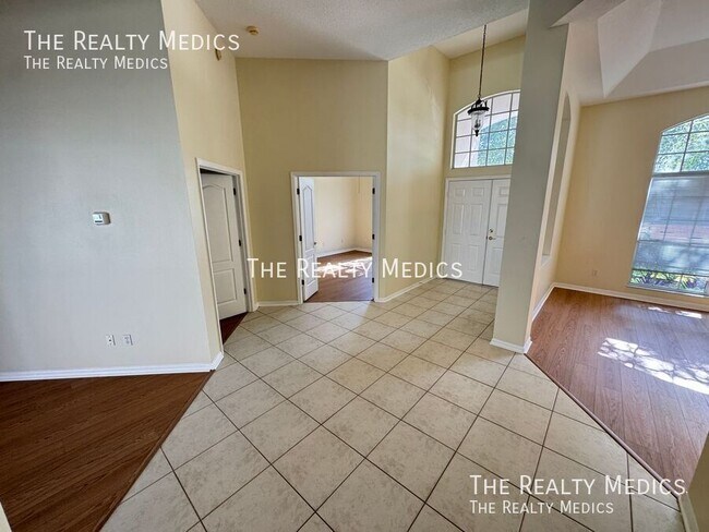 Building Photo - 7823 Fernleaf Dr