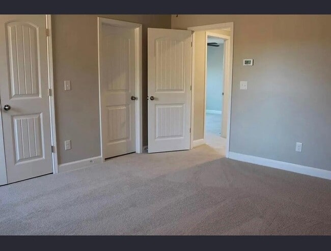 Building Photo - 428 Silver Brook Dr