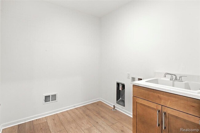 Building Photo - 5401 Poppydrew Ln