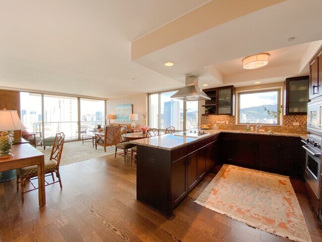 Building Photo - 1551 Ala Wai Blvd