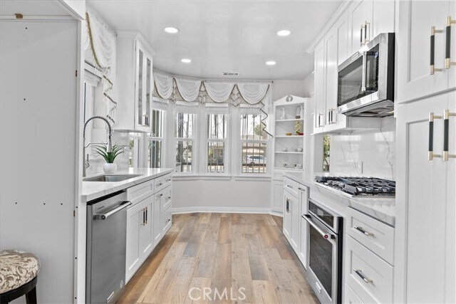 Building Photo - 9801 S Hobart Blvd