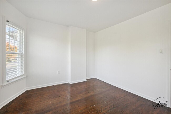Building Photo - $1650 - Large 4 Bedroom, Renovated Home
