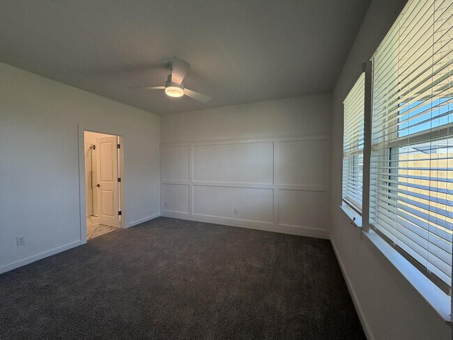 Building Photo - 8338 Bay Oaks Dr