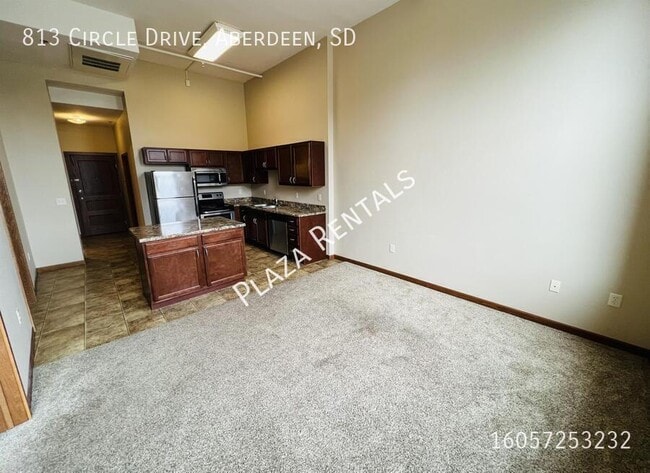 Building Photo - 214 S Kline St