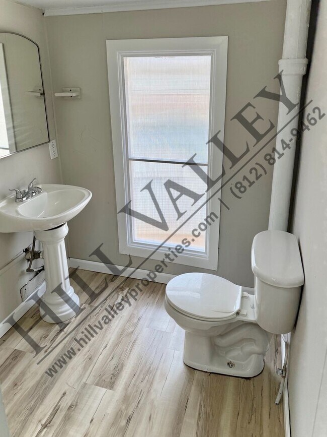 Building Photo - Three Bedroom Home - North