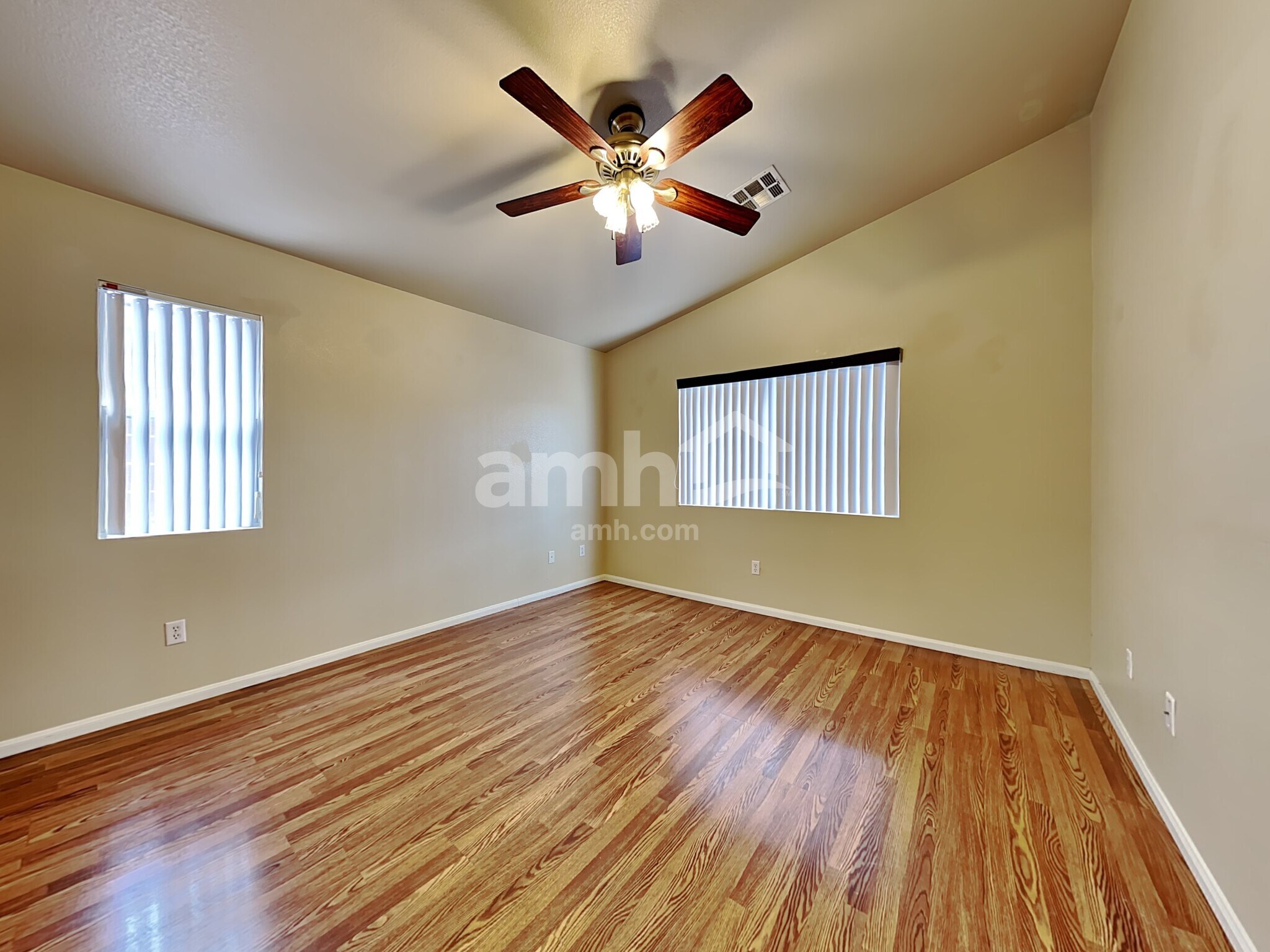Building Photo - 909 Ortega Hill