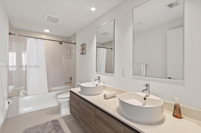 Building Photo - 121 NE 34th St