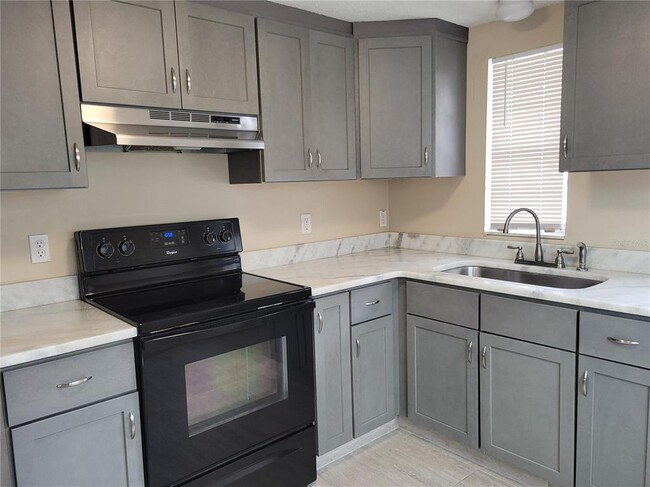 Building Photo - 2039 Calusa Trail