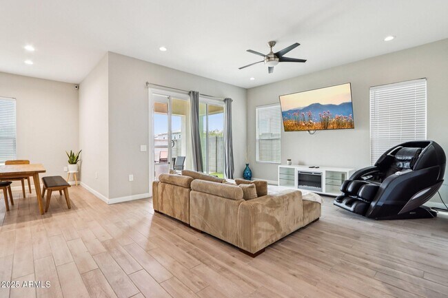 Building Photo - 4869 E Muriel Dr