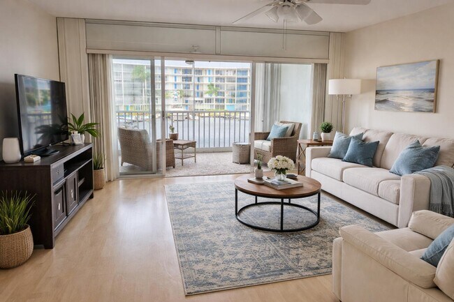 Building Photo - 1523 E Hillsboro Blvd