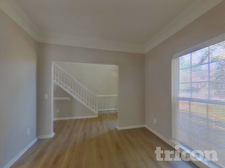 Building Photo - 175 Walmsley Pl