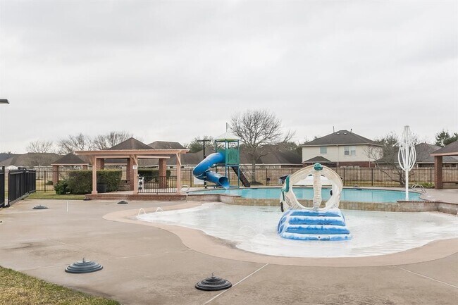 Building Photo - 26123 Flinton Dr