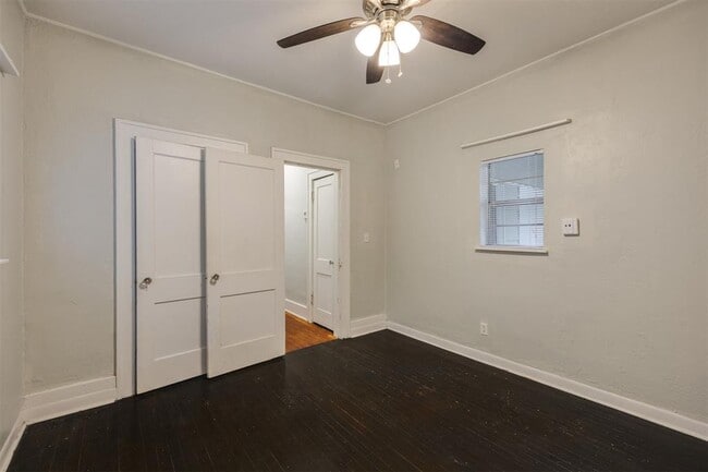 Building Photo - 2611 N Shartel Ave