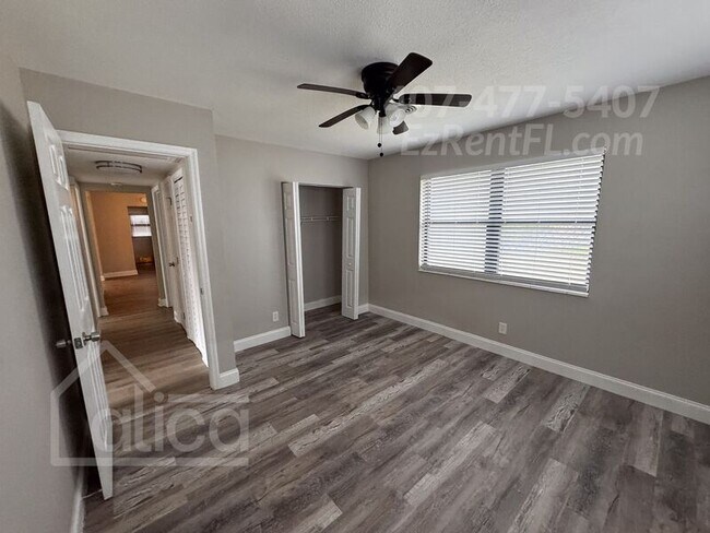 Building Photo - 6233 Harlow Blvd