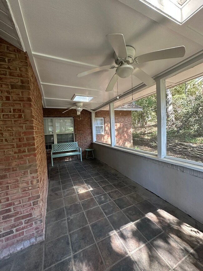 Building Photo - Killearn Pebble Creek HOA Community 2/2 Si...