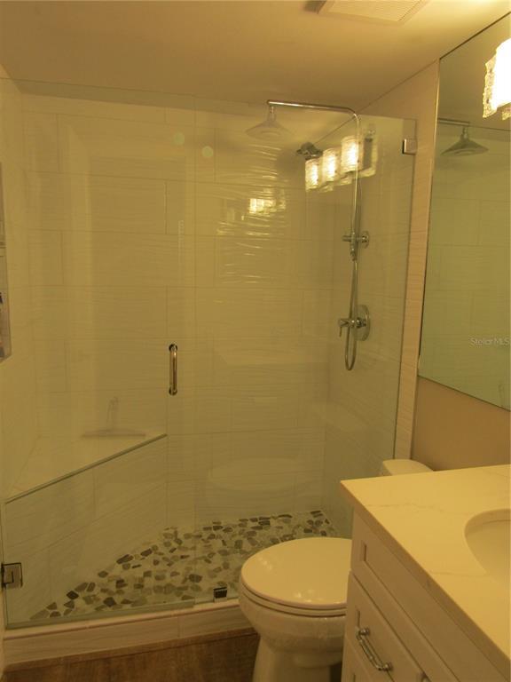 Building Photo - 1400 Tarpon Center Dr