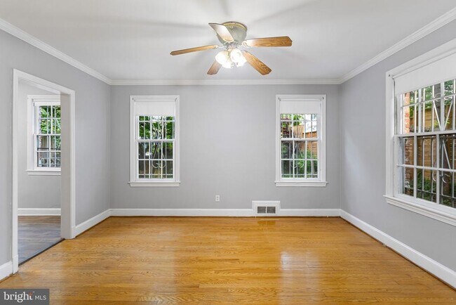 Building Photo - 4712 Piney Branch Rd NW