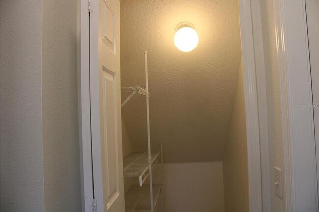 Building Photo - 7840 Carriage Pointe Dr