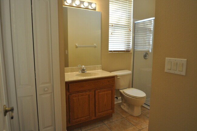 Building Photo - Exclusive Pool Home in Lake Mary on a Cul-de-Sac in Gated Community