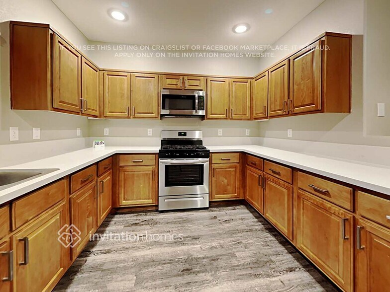 Building Photo - 8519 Treasure Trove St