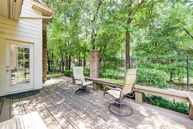 Building Photo - 25 Fairway Oaks Pl